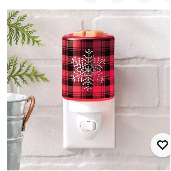NIB Scentsy Holiday‎ Mini-Warmer Frosted Red Flannel Snowflake Plug-in - Picture 1 of 10